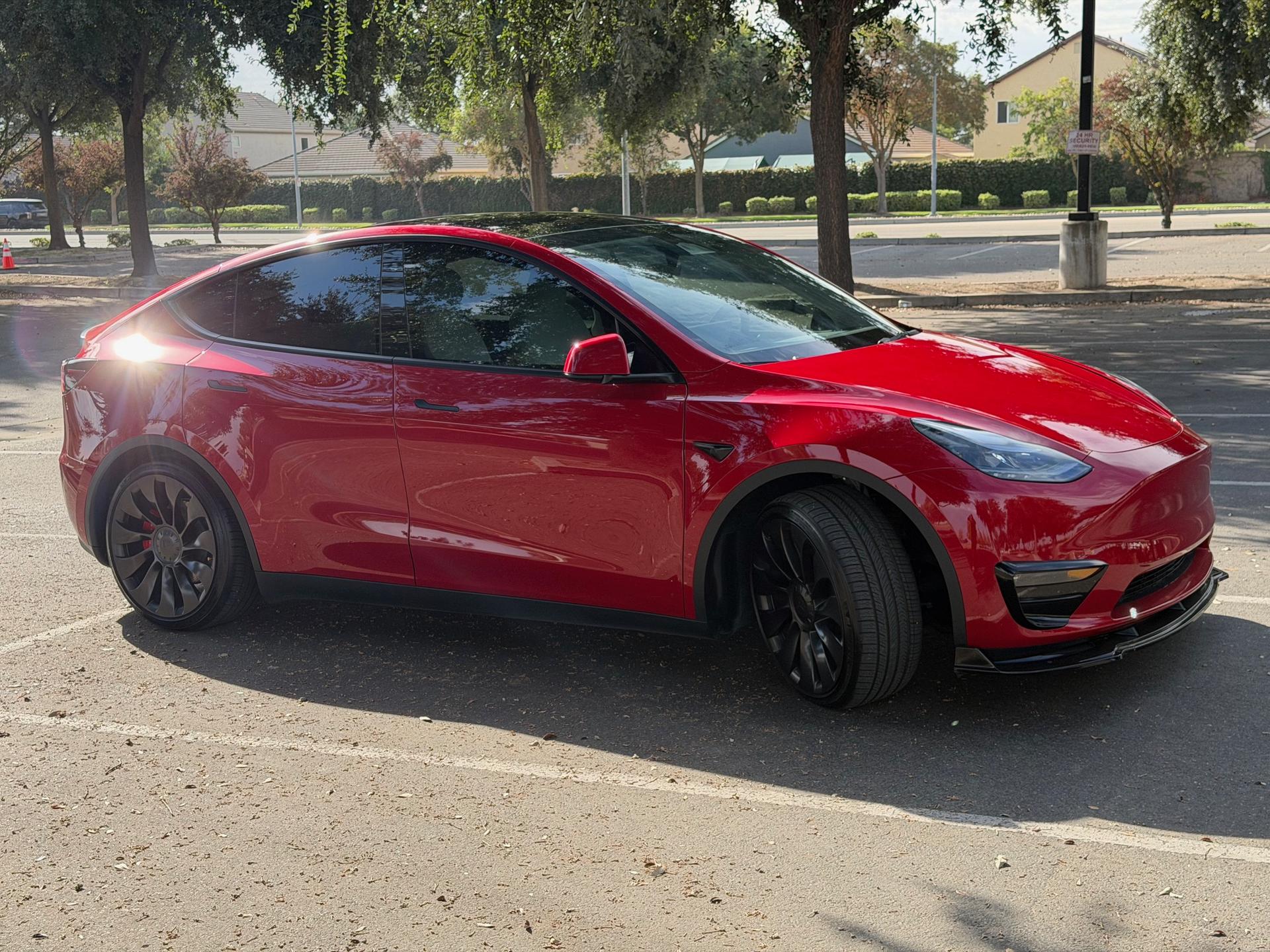TESLA MODEL Y PERFORMANCE 4