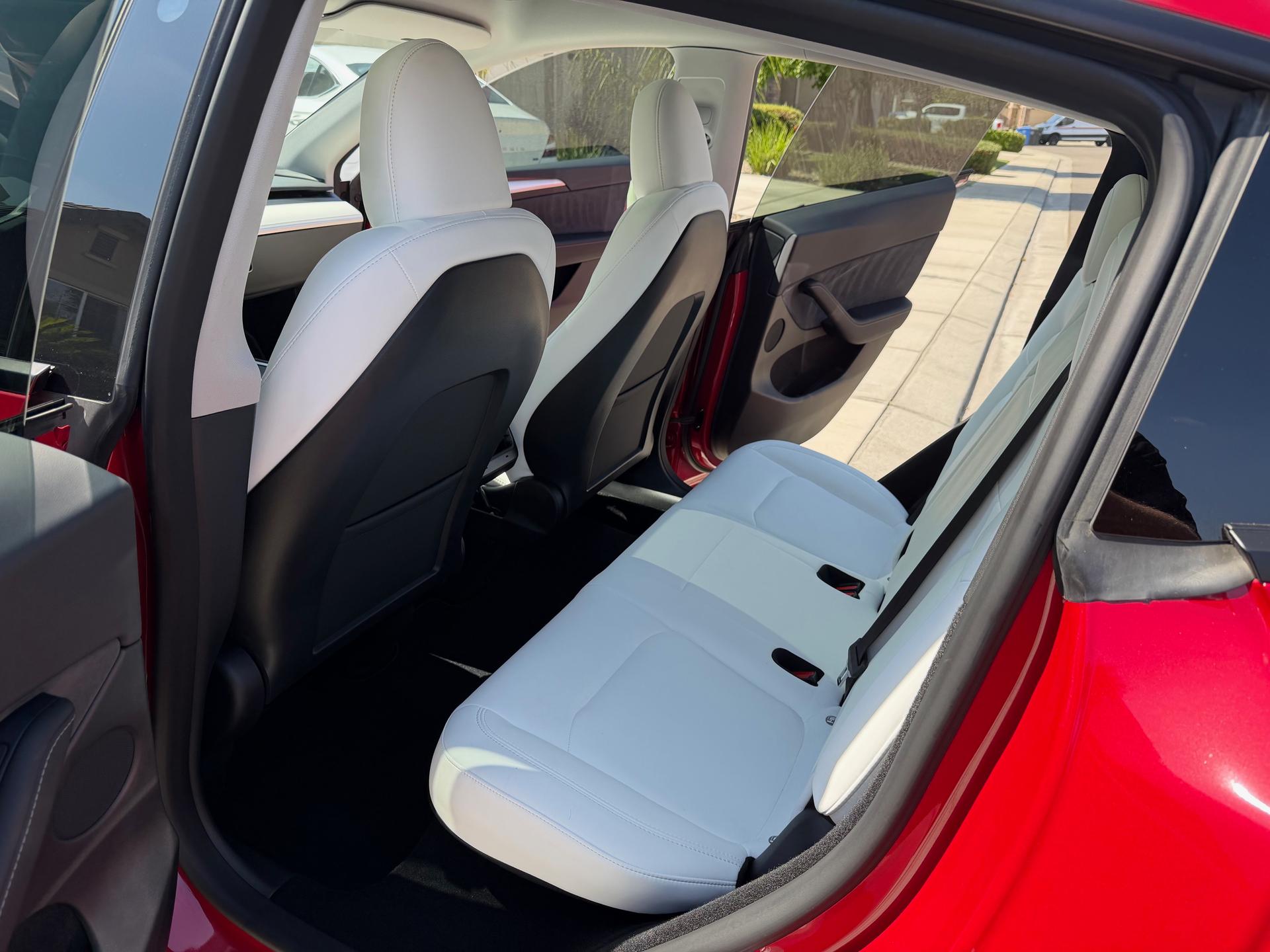 TESLA MODEL Y PERFORMANCE 9