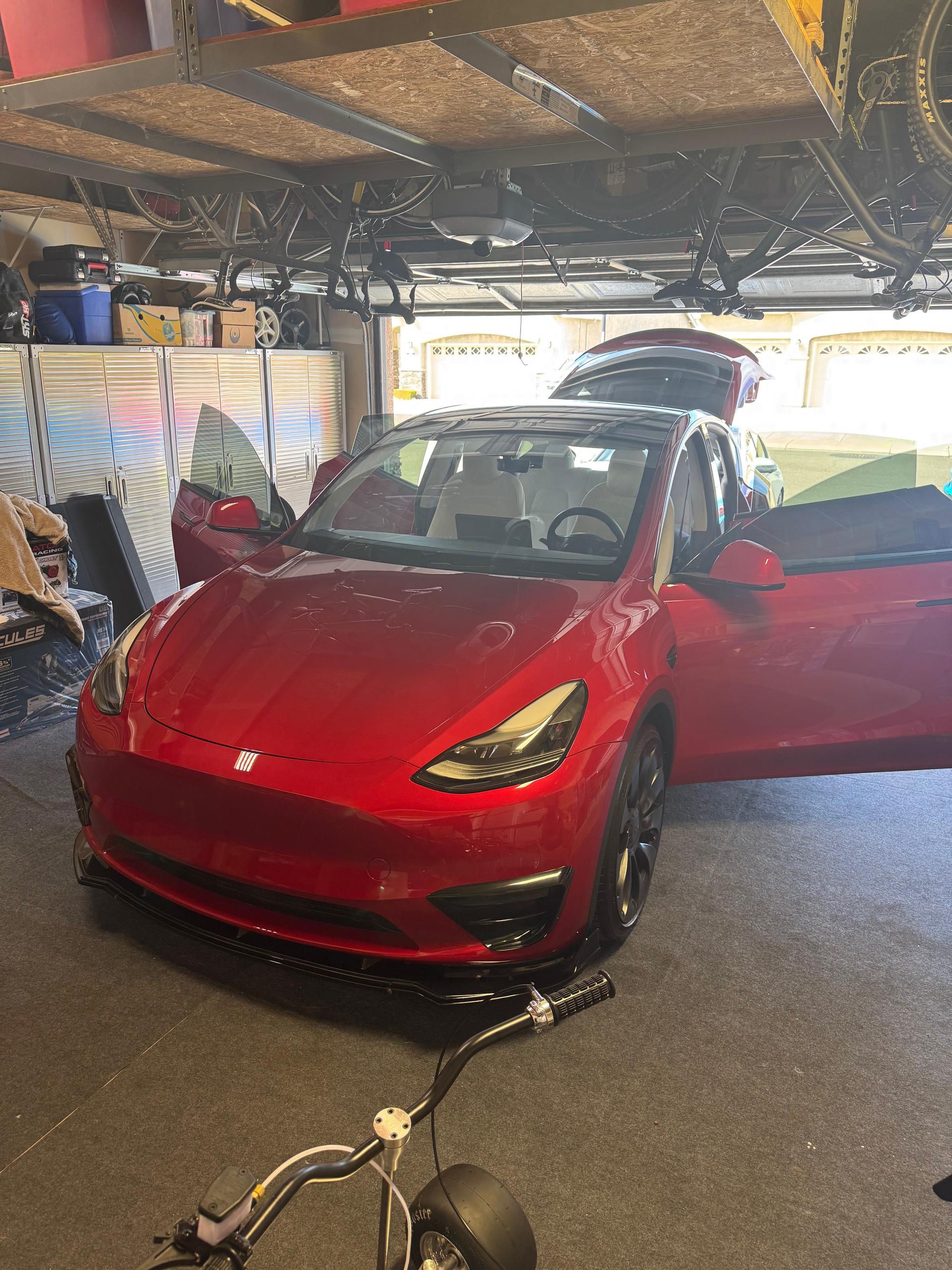 TESLA MODEL Y PERFORMANCE 11