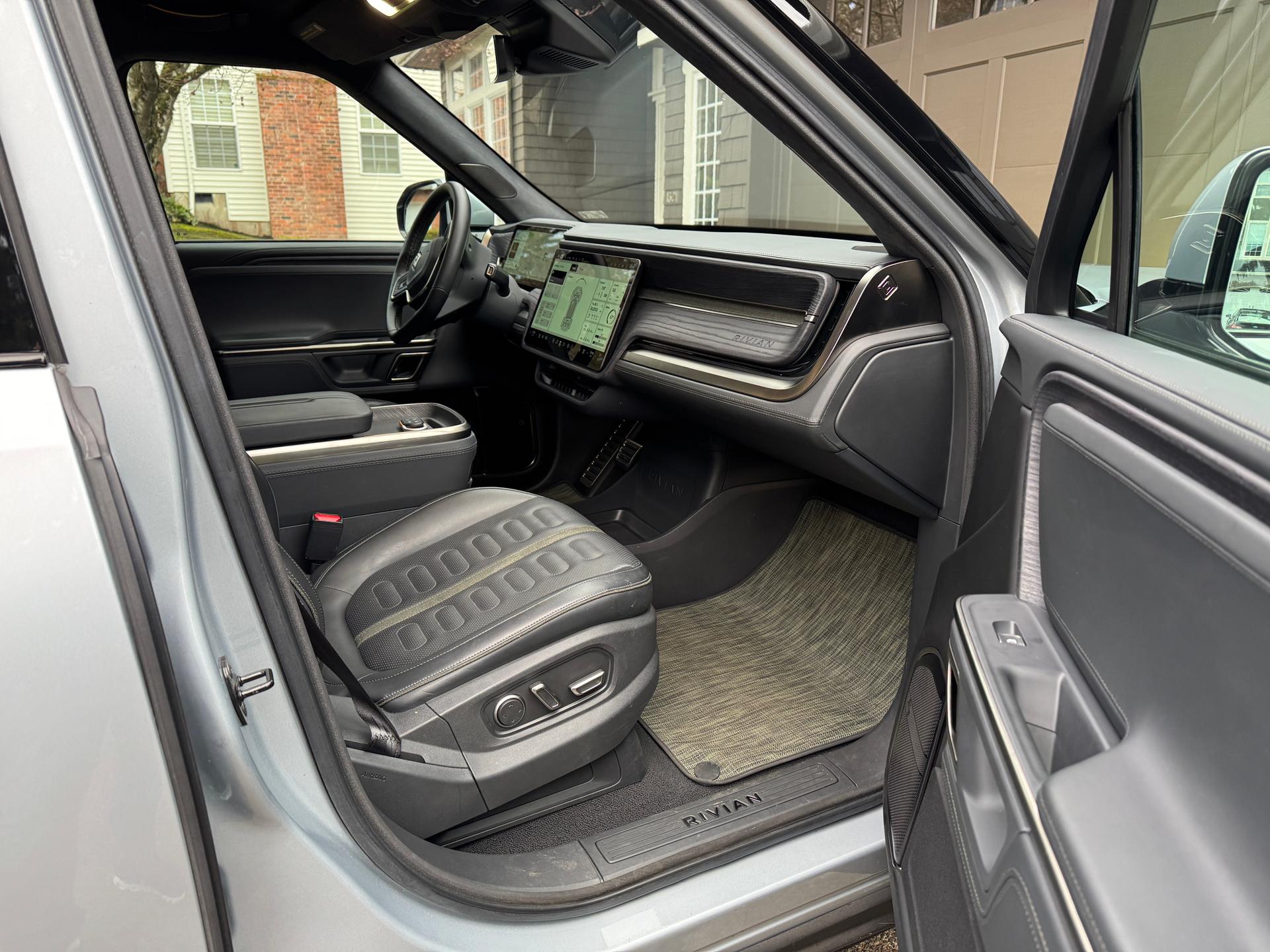 2024 Rivian R1S Adventure Performance Dual Max 9