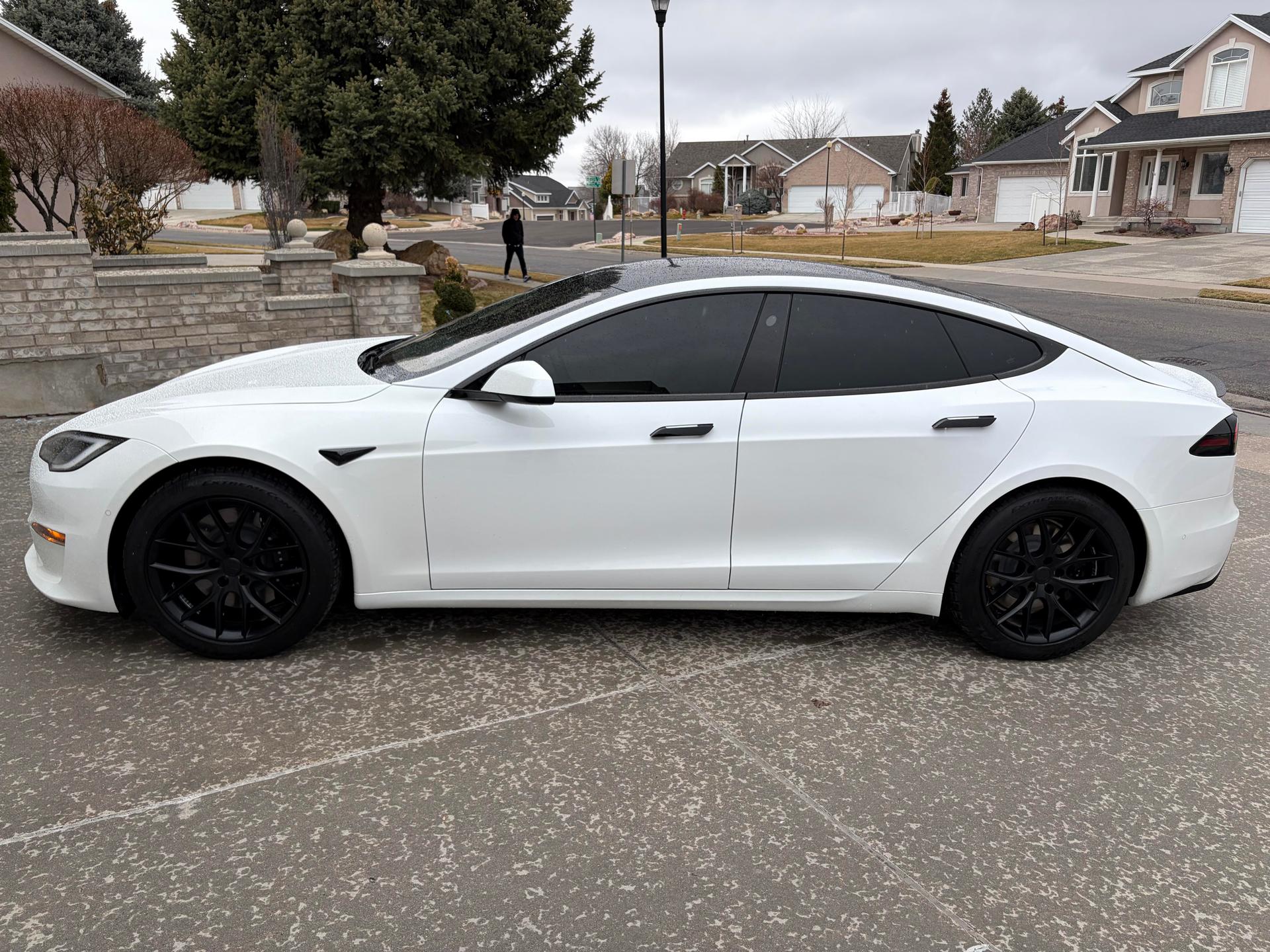 2023 Tesla Model S Plaid 6