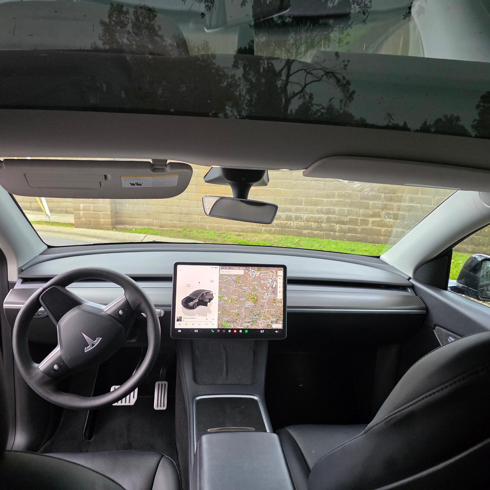TESLA Model Y 10