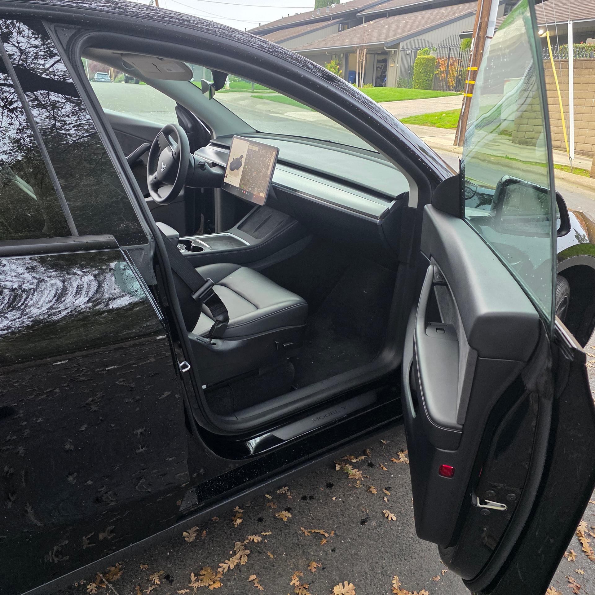 TESLA Model Y 13