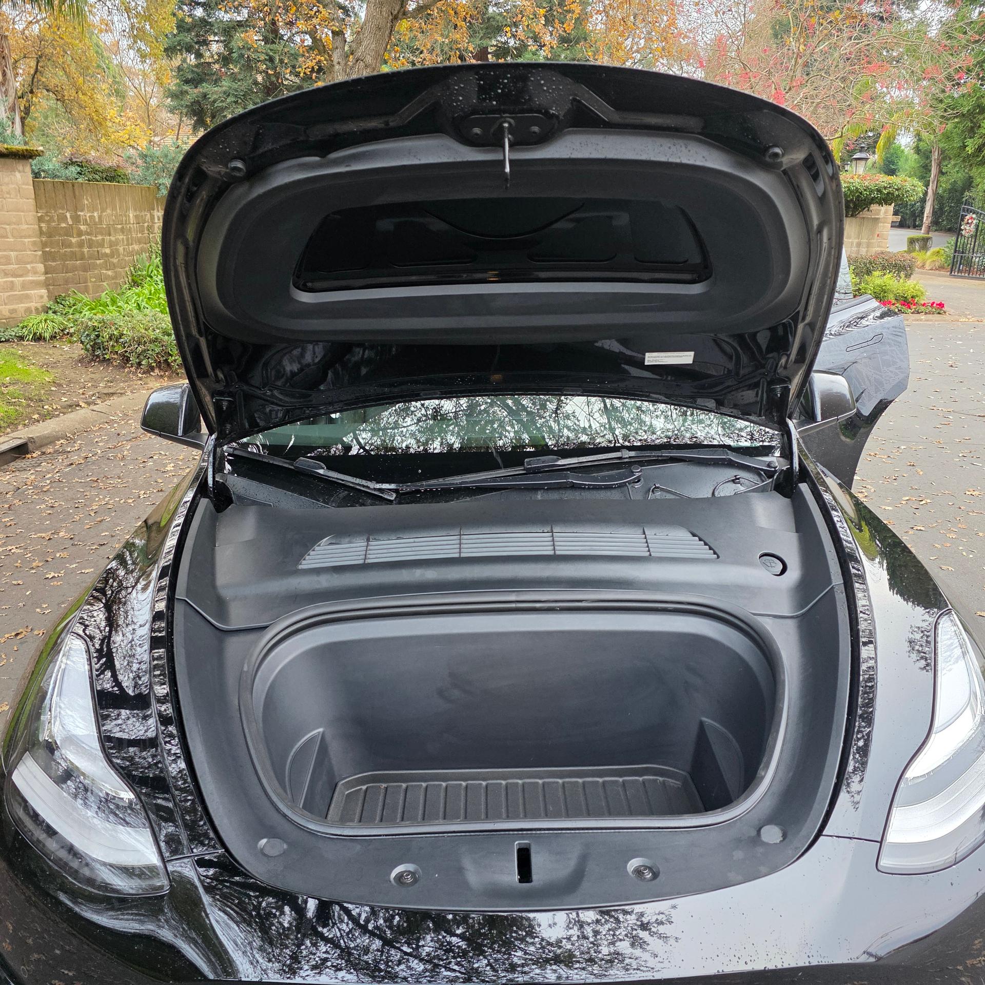 TESLA Model Y 14