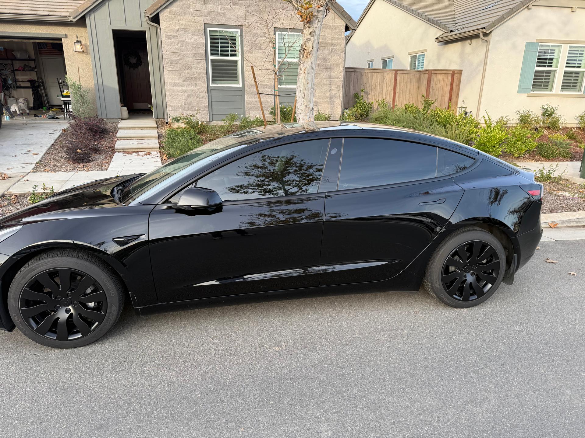 Tesla Model 3 Long Range AWD 4
