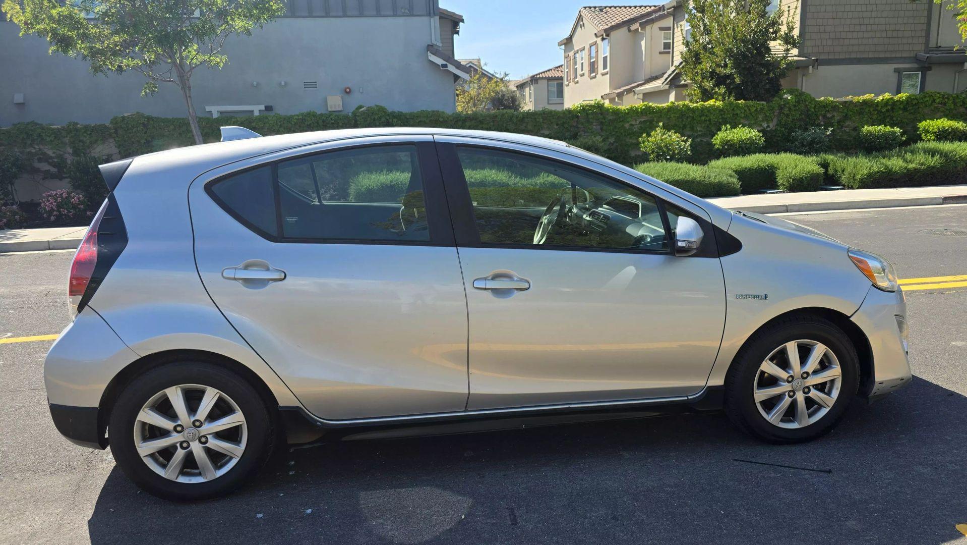 Toyota Prius C 4