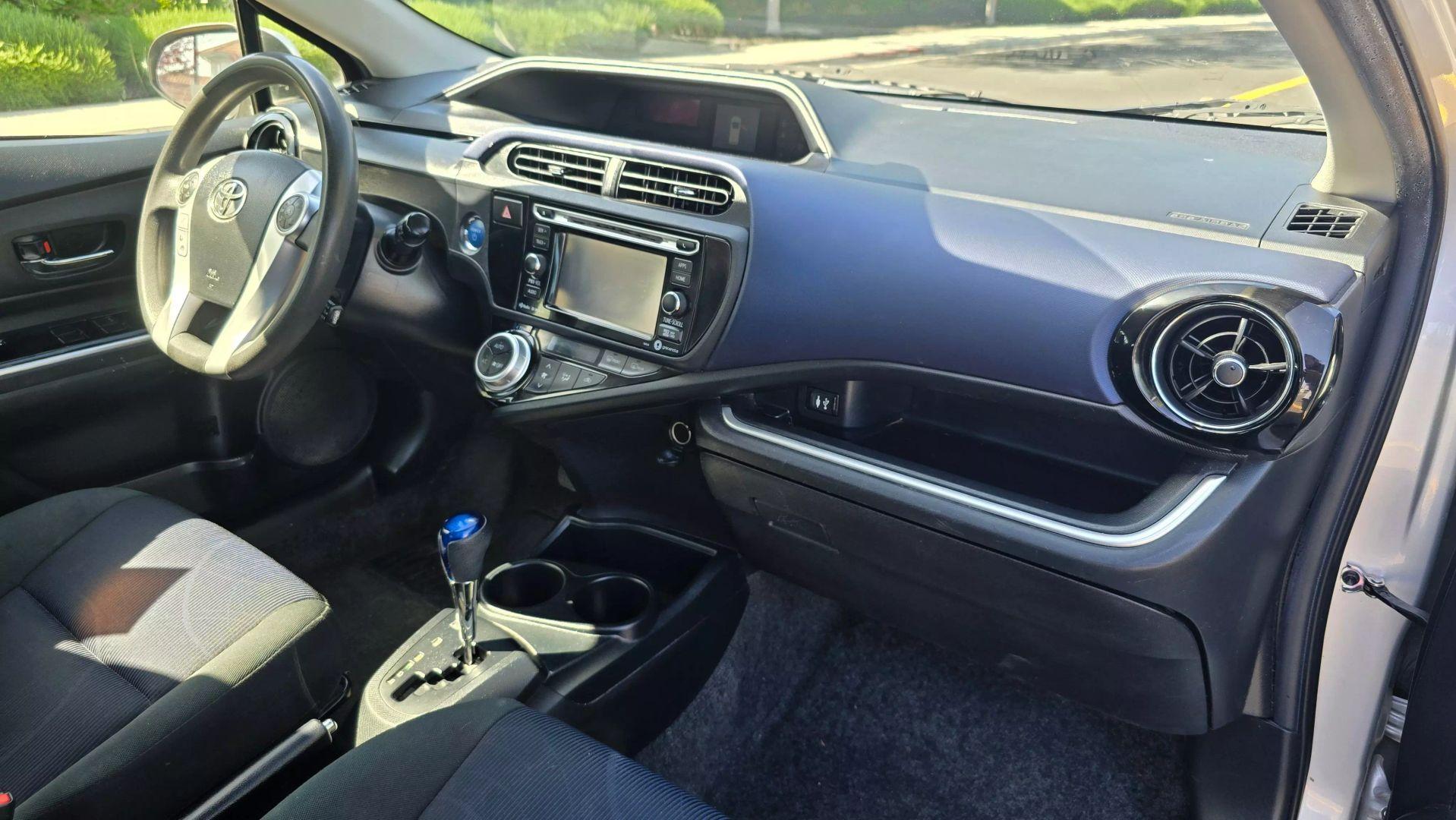 Toyota Prius C 10