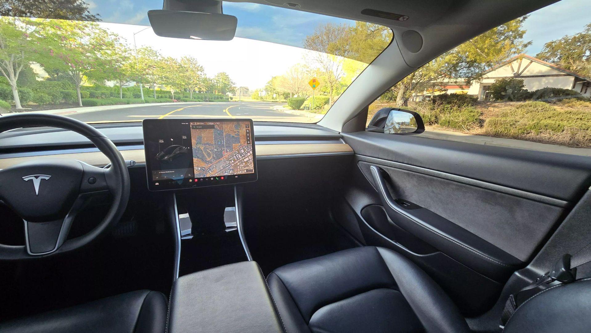 2020 Tesla Model 3 24