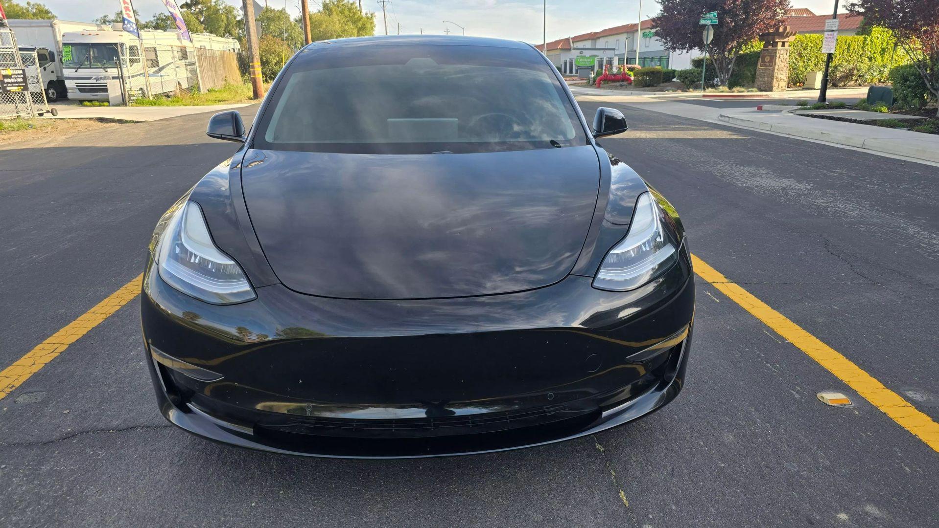 2020 Tesla Model 3 28