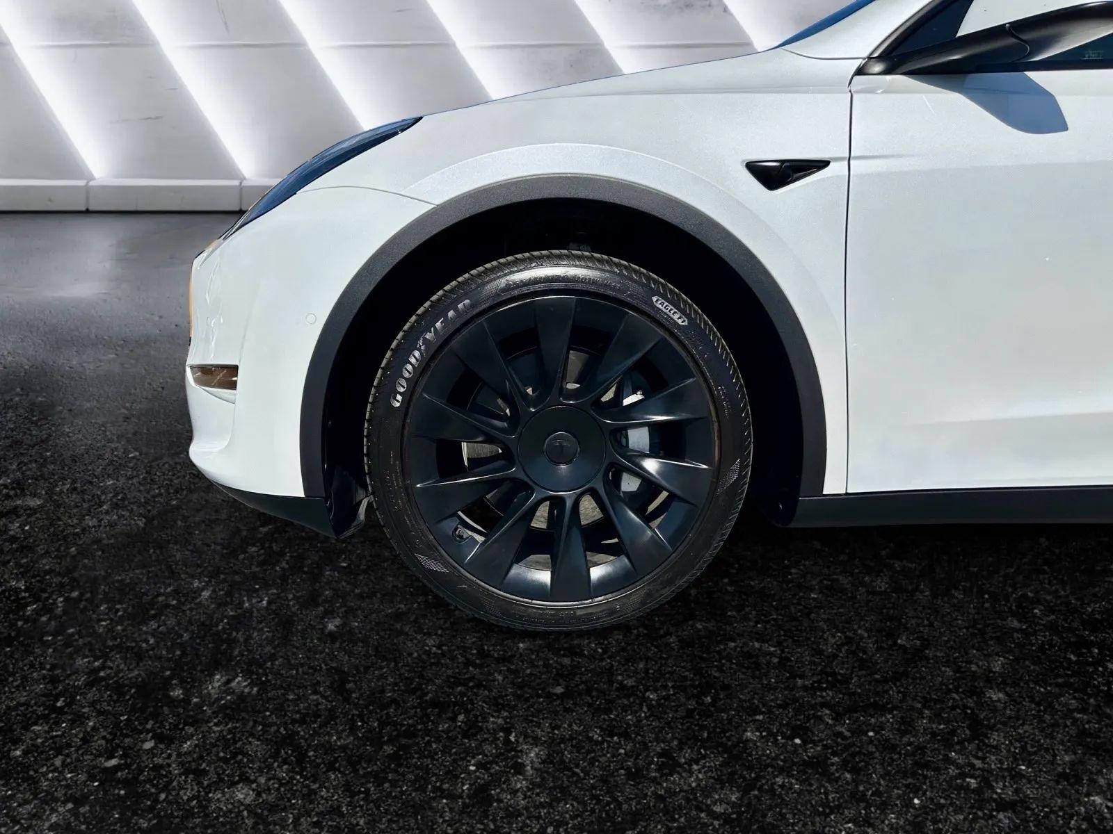 2021 Tesla Model Y 12