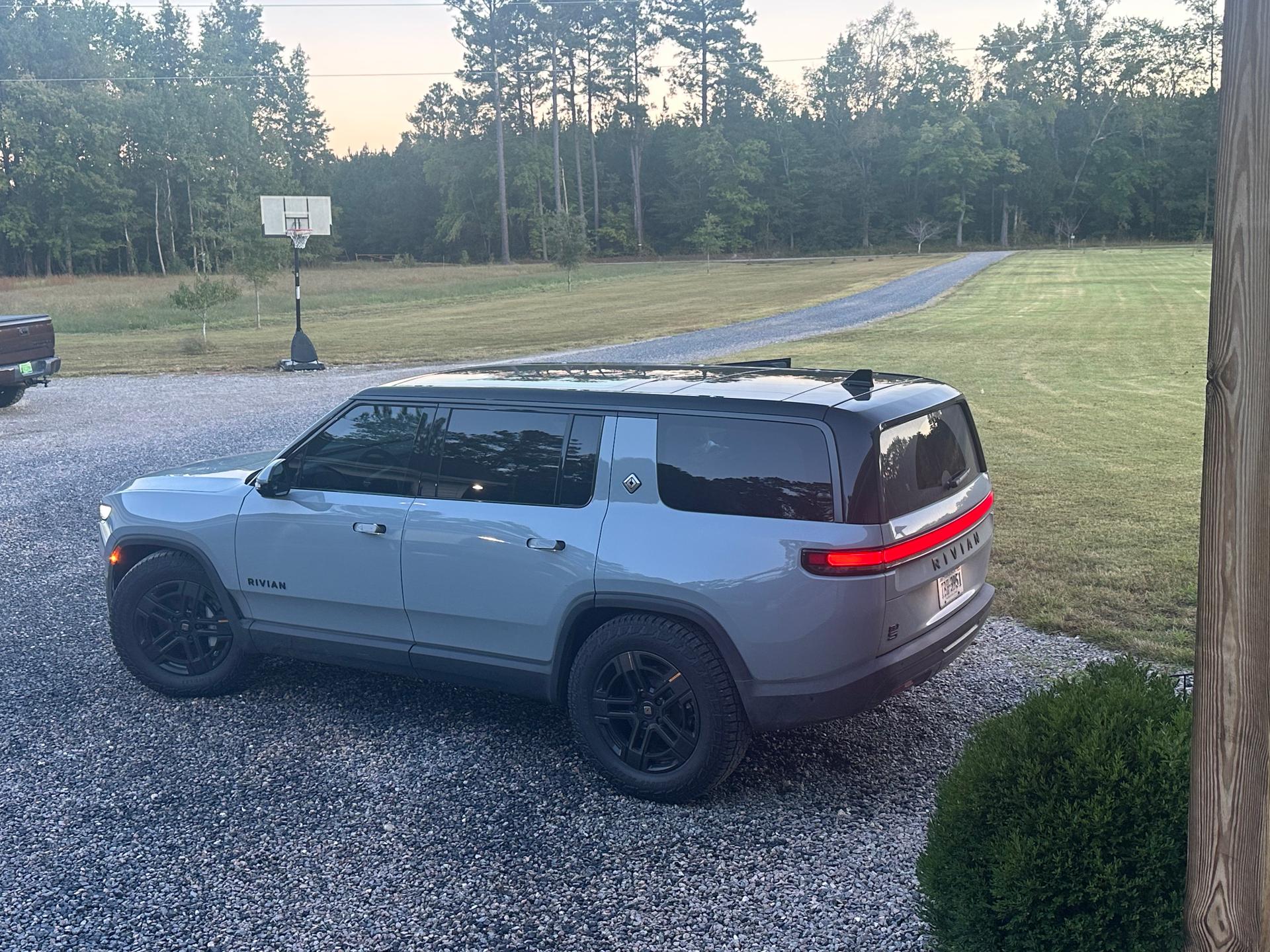 Immaculate 2025 Rivian R1S Performance offroad