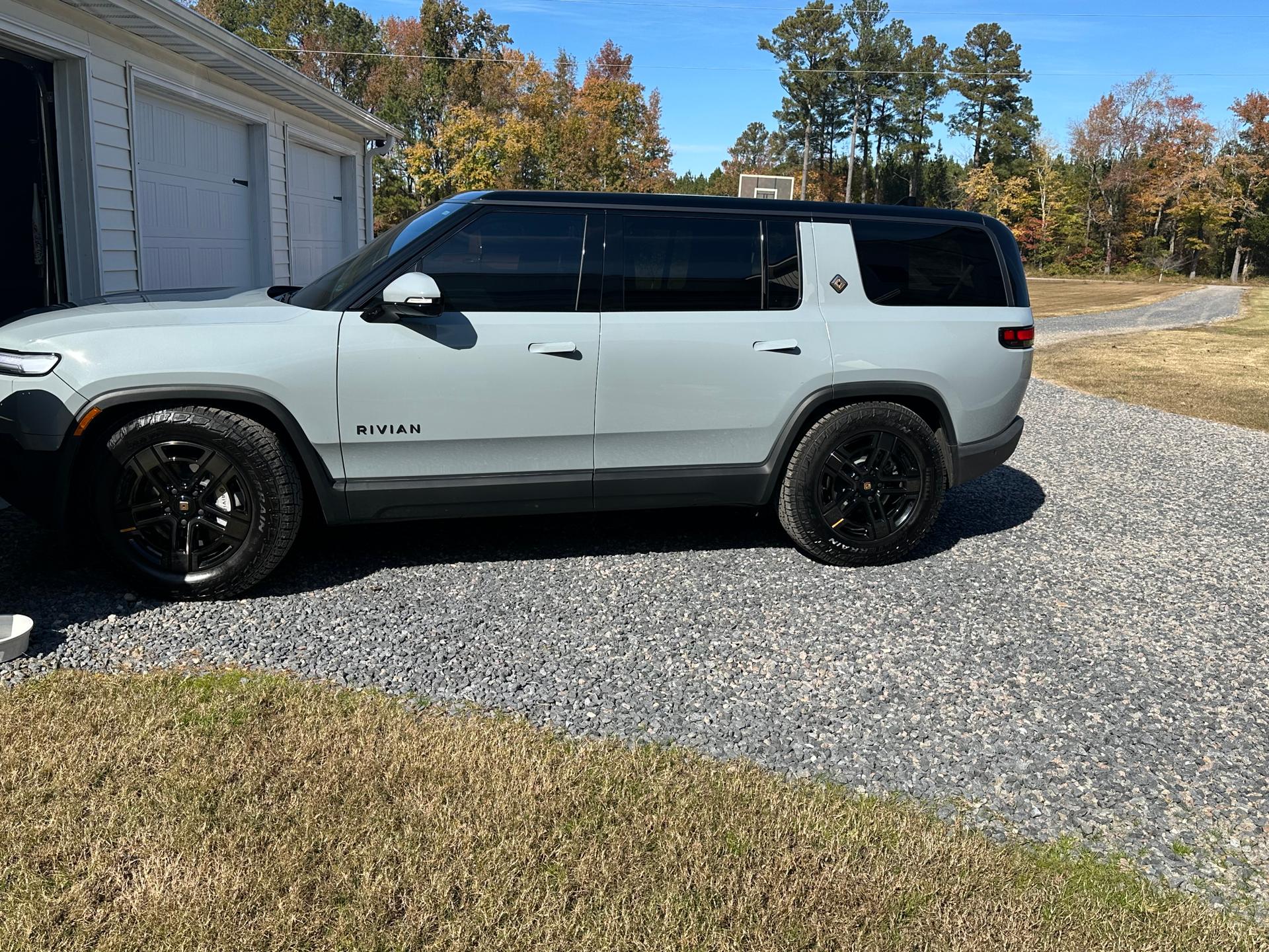 Immaculate 2025 Rivian R1S Performance offroad 2