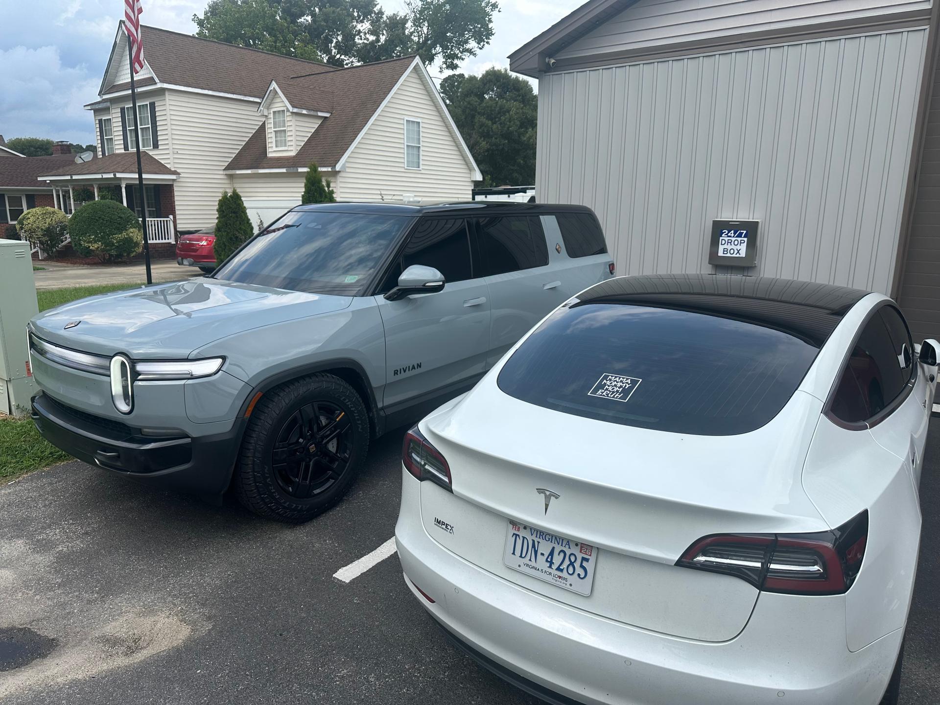 Immaculate 2025 Rivian R1S Performance offroad 5