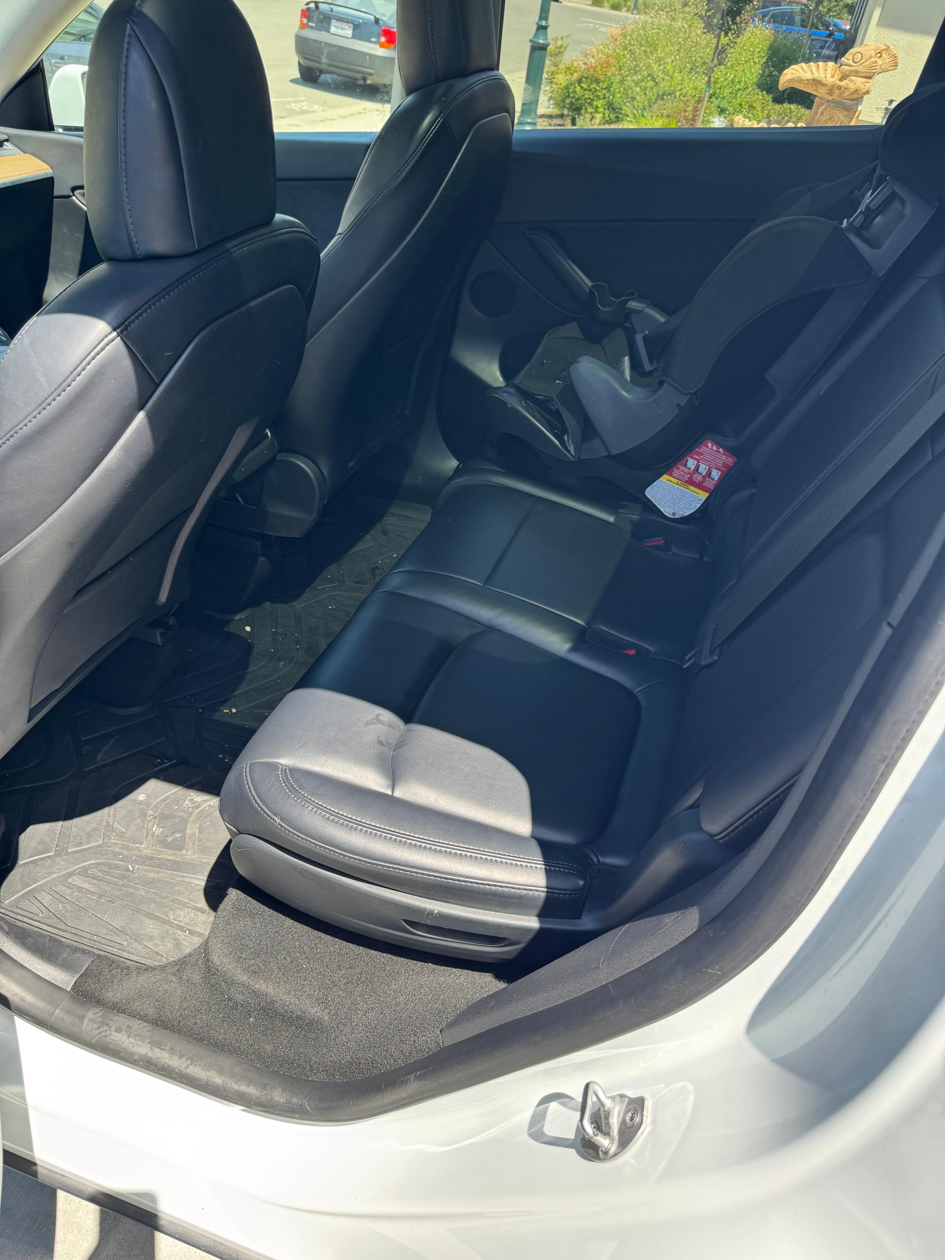 Tesla model Y 2