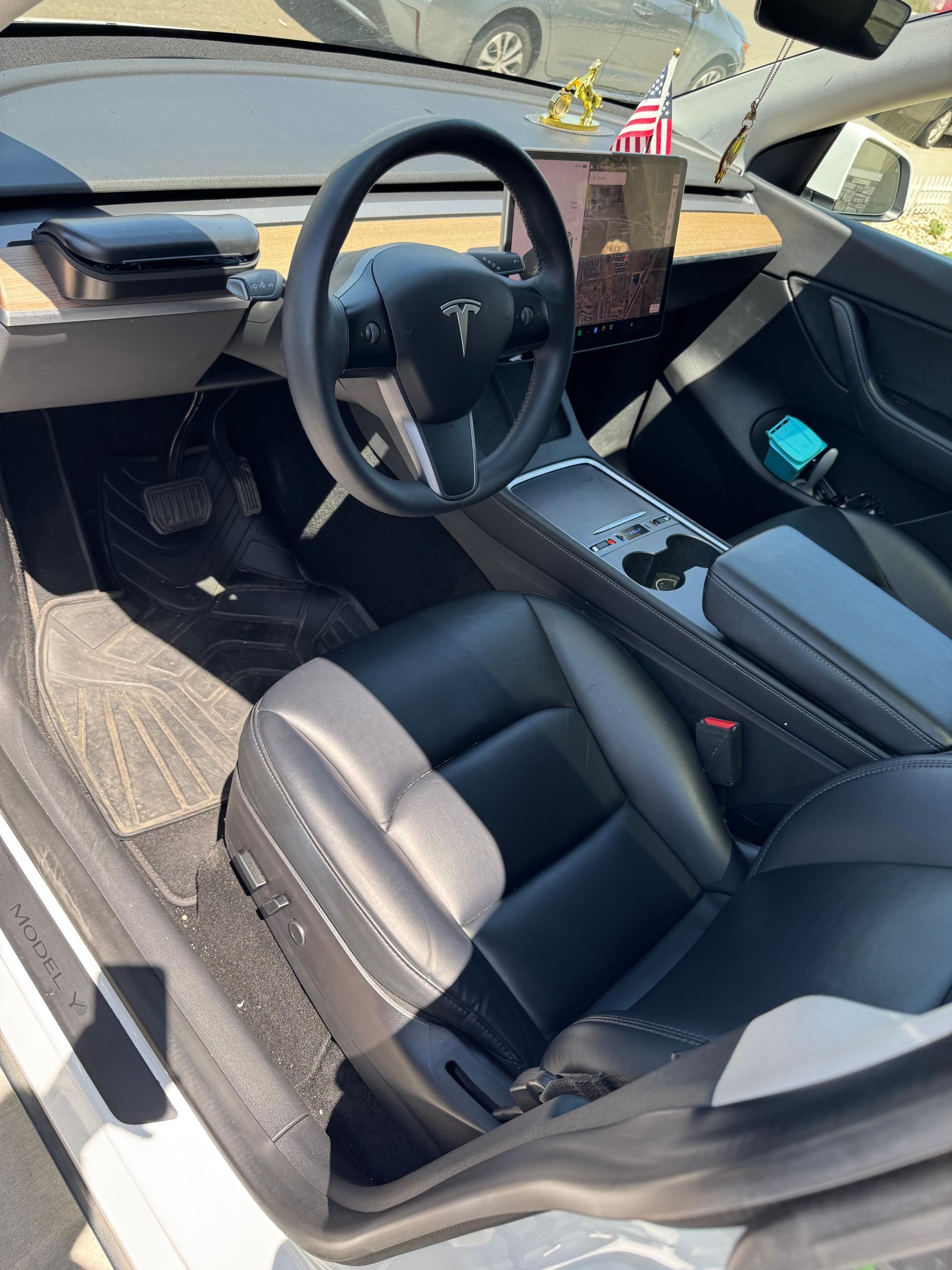 Tesla model Y 3