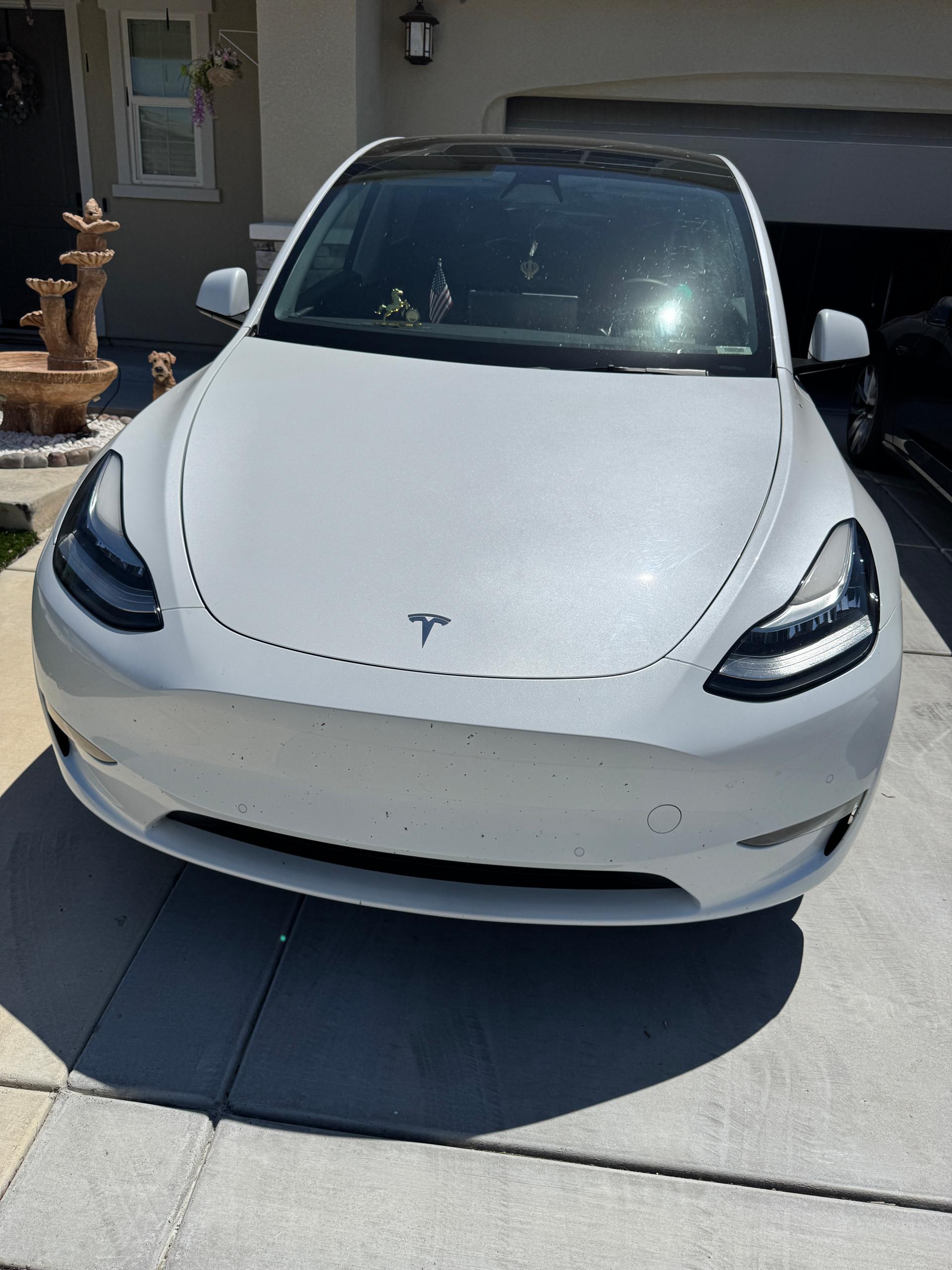 Tesla model Y 5
