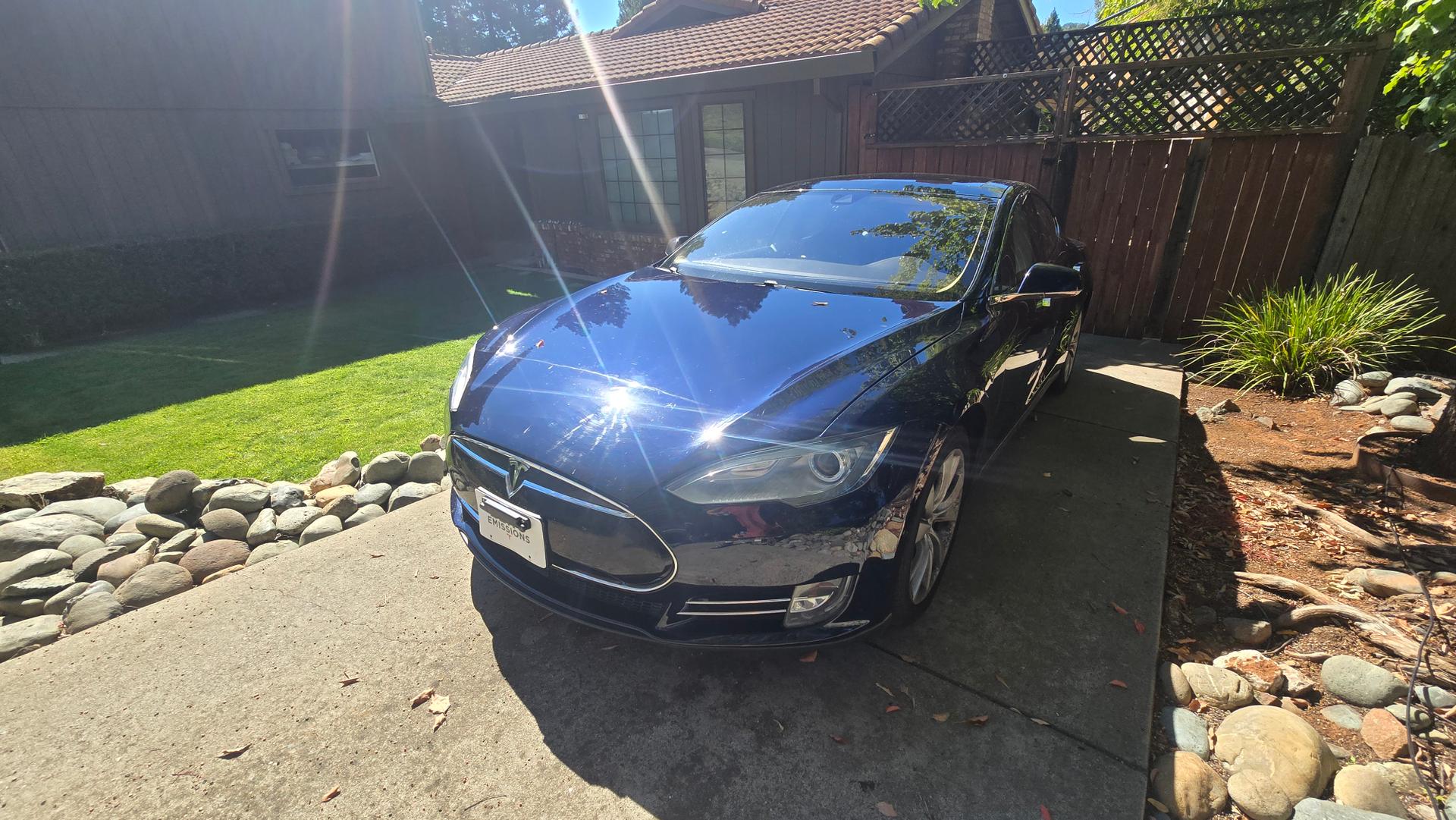 2014 Tesla S 85 - Free Unlimited Supercharging + MCU2 6