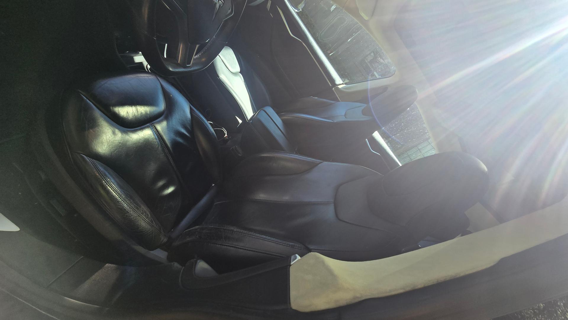 2014 Tesla S 85 - Free Unlimited Supercharging + MCU2 3